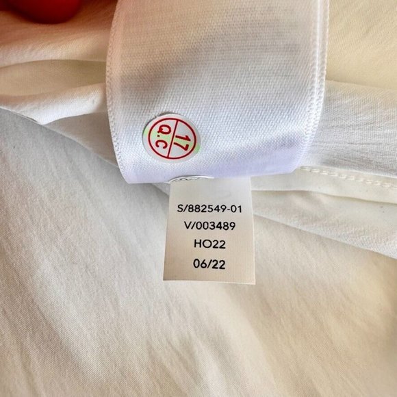 Athleta Womens Oversized Poplin Top Size Medium White Performance Pockets New - Picture 16 of 16